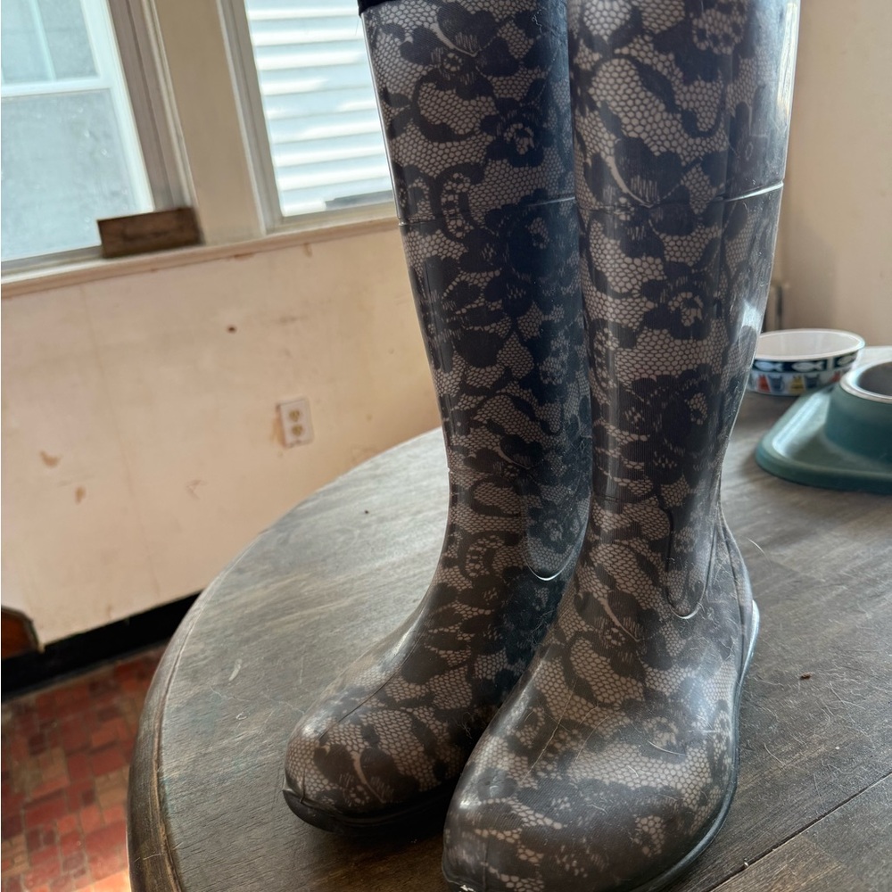 Kamik Black Floral Lace Women's Rain Boots